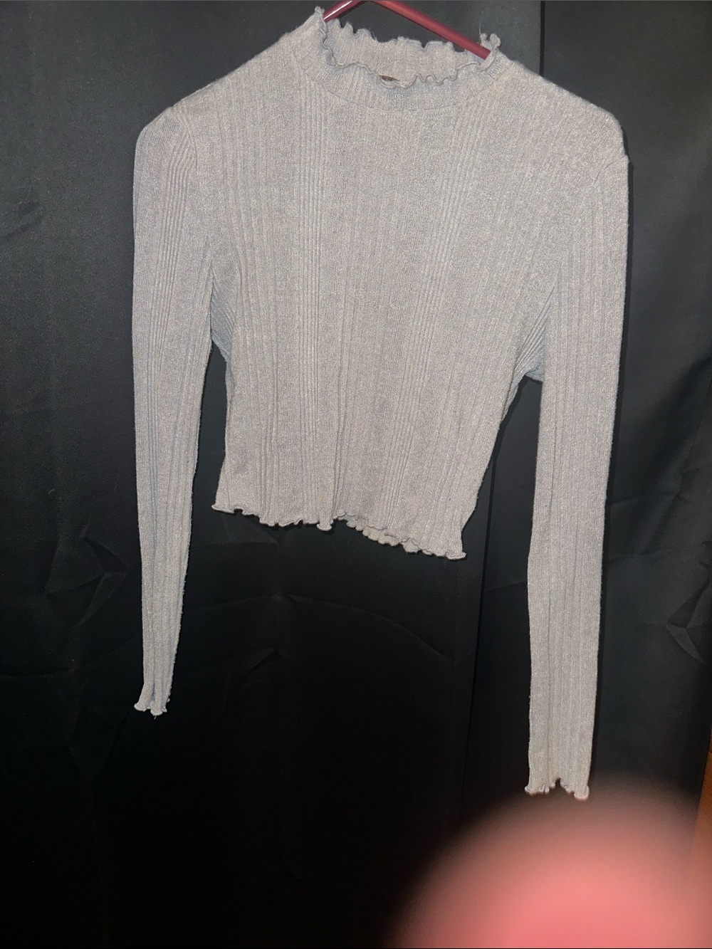 Ribbed Long-Sleeve Lettuce-Edge Top - Light Gray